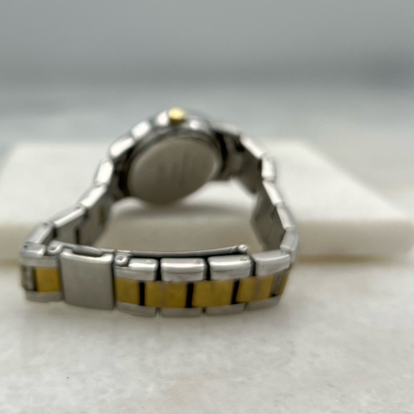 Timex Gold & Silver Watch - Picture 3 of 6